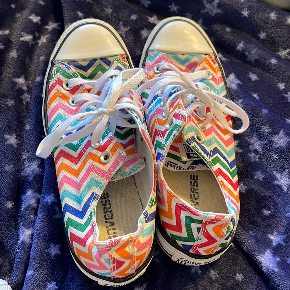 Converse low top Rainbow Chevron stripe womens 8 mens 6